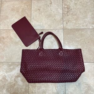 Maroon woven bag